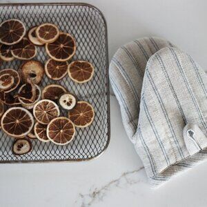 One Quilted Short Oven Glove and One Pot Holder /Trivet